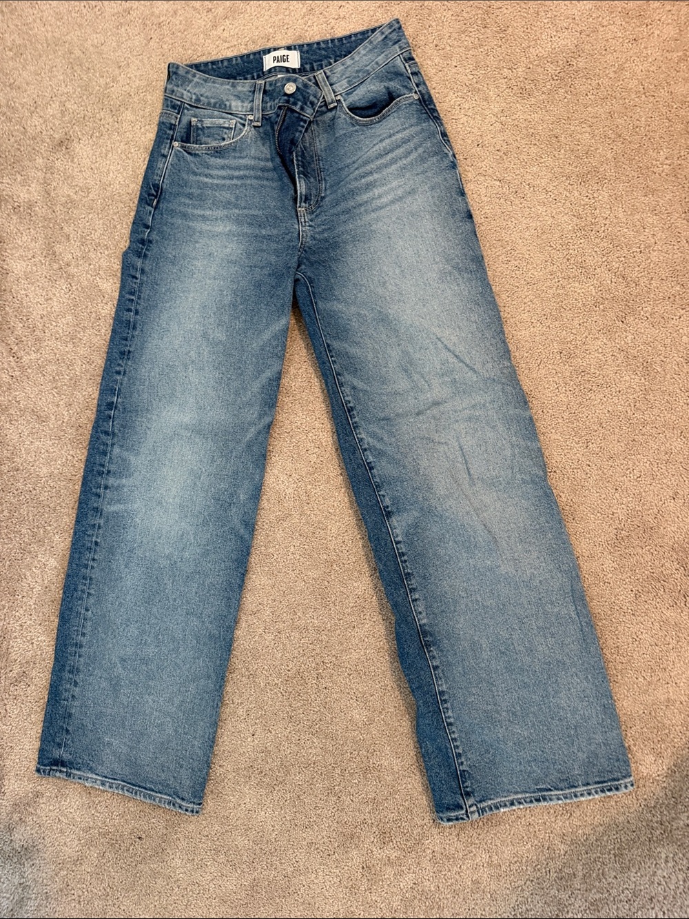 PAIGE Women’s Sasha Jeans in Medium Blue Wash